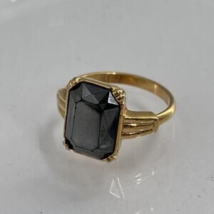Vtg 1982 Avon Ring Sz 9.25 Shimmering Smoke Emerald Cut Black Stone Gold Tone
